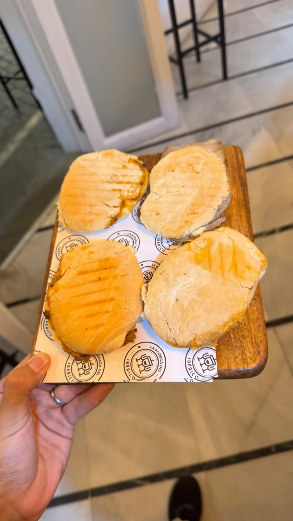 Aplastaditos variados sobre tabla
