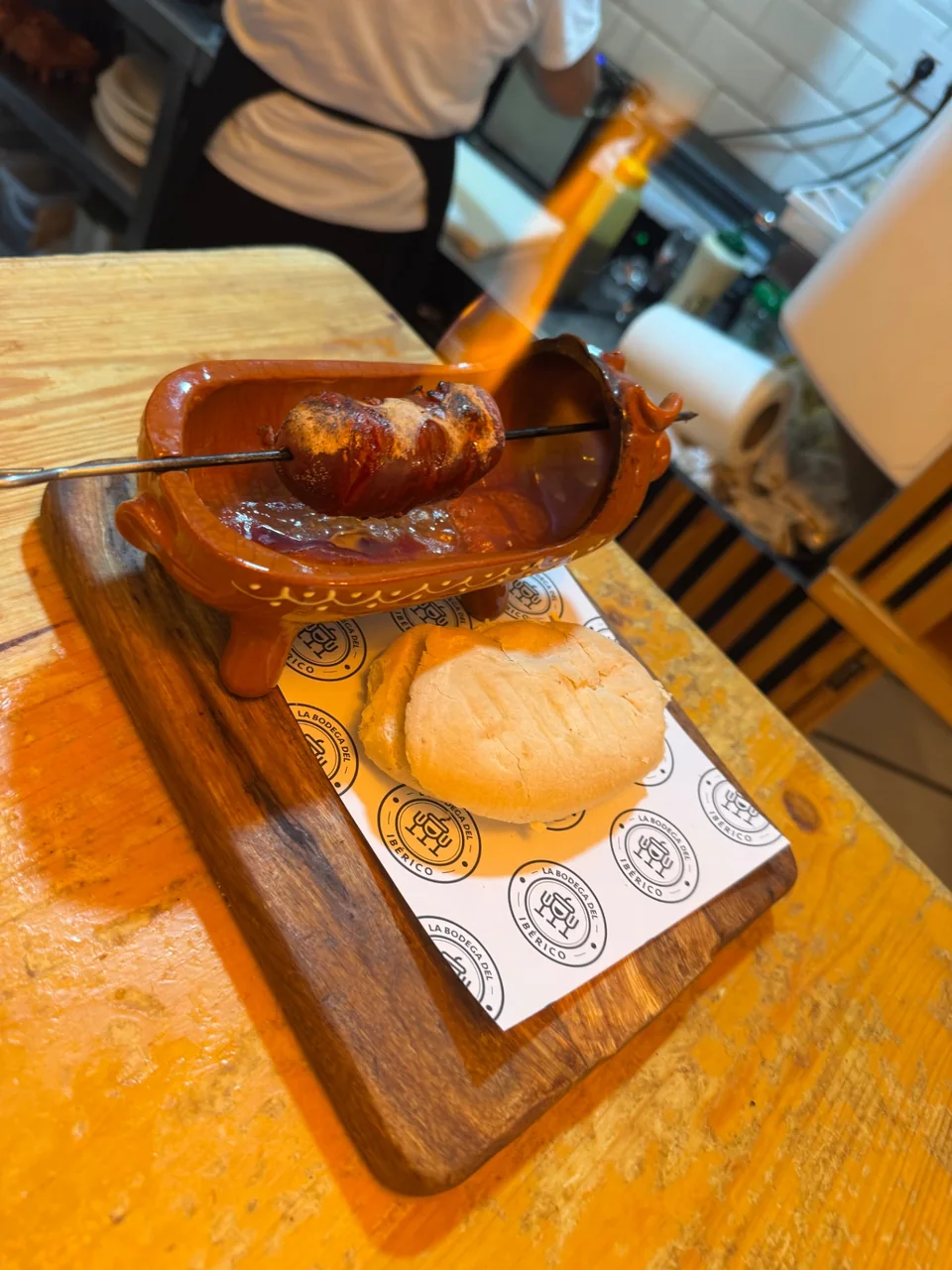 Chorizo ibérico picante al infierno con pan